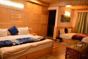 Hotel Neelgiri - Manali Diaries